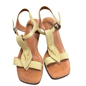 Gentle Souls Tan and Cream Sandals